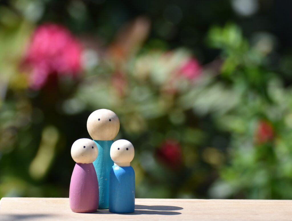 Opstelling met poppetjes - techniek kindercoaching